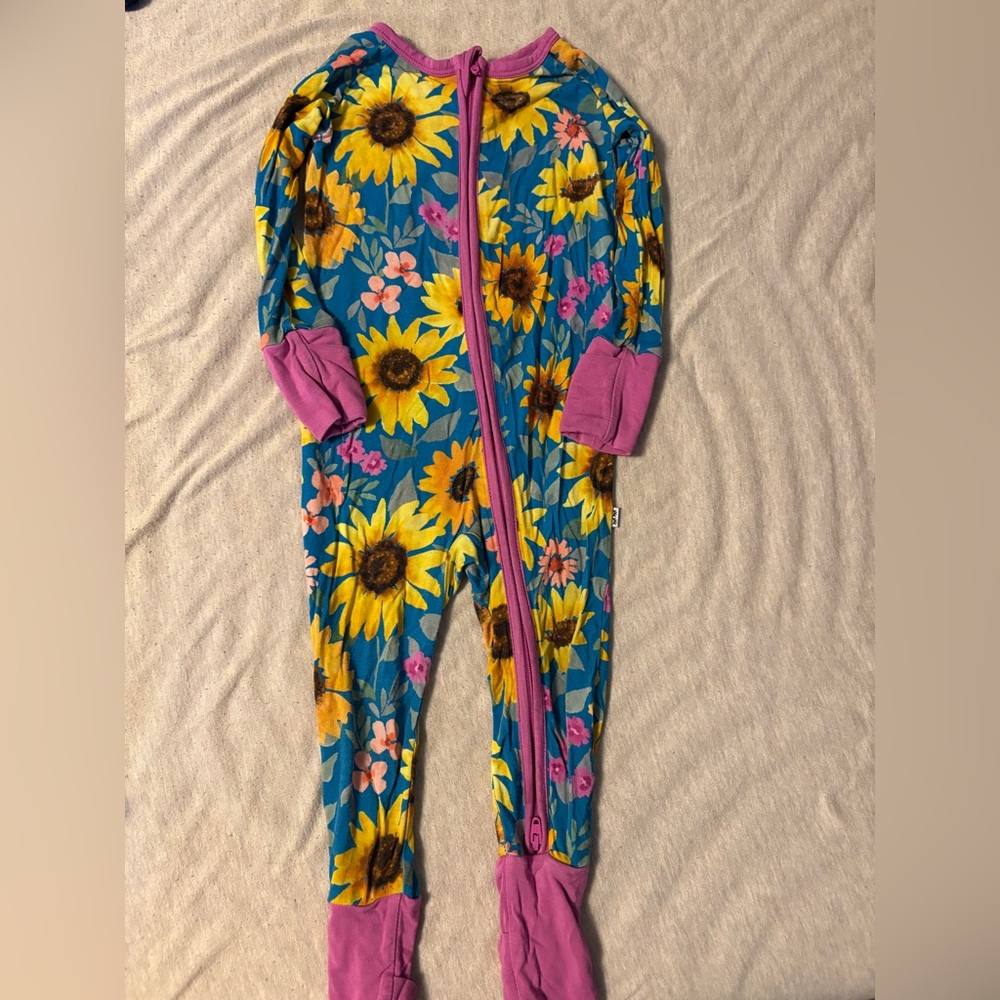 Sunflower print little Sleepies size 6-12 months